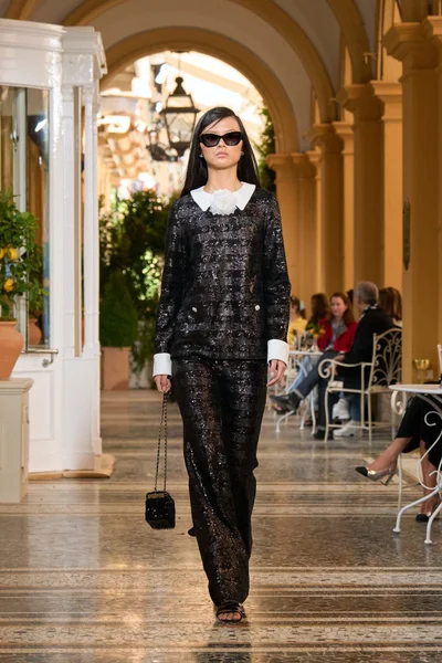Look 63